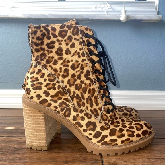 🖤Leopard Booties lace up boots chunky boots ankle boot Dolce Vita block heel - Picture 11 of 14